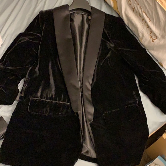 Black Tape_ Jackets & Blazers - New black tape velvet 3/4 sleeves blazer jacket